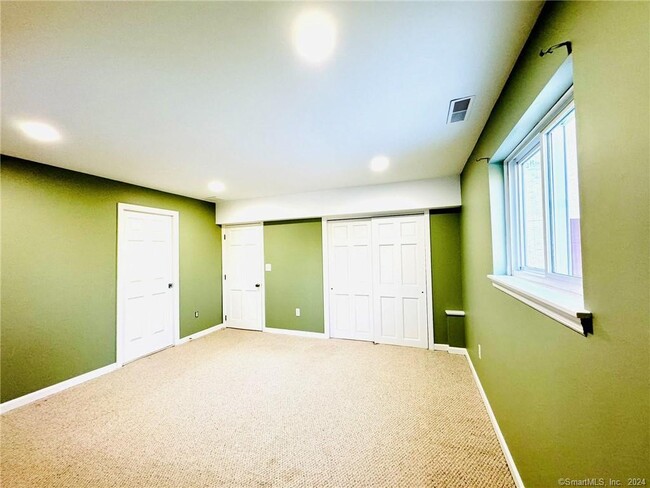 Foto del edificio - 35 Hearthstone Dr