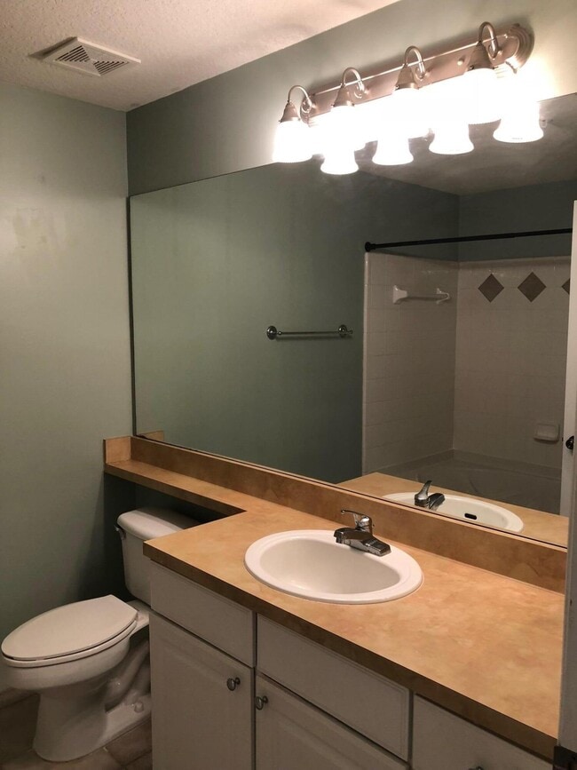 Building Photo - 9825 Baywinds Blvd