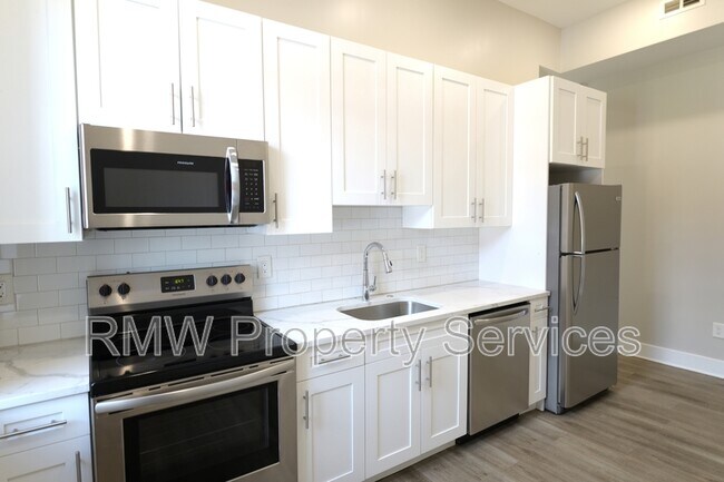 Foto del edificio - 4000 W Girard Ave