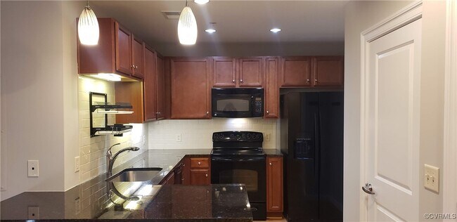 Foto del edificio - 230 N 6th St