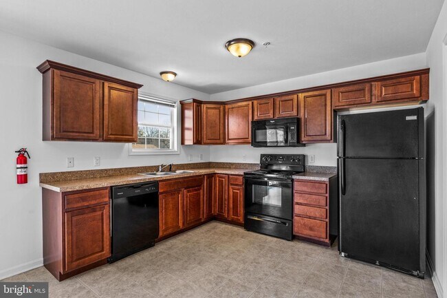 Building Photo - 100 Breezewood Dr