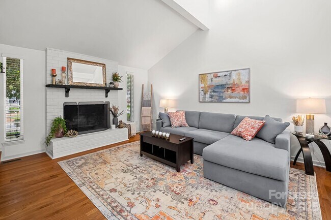 Foto del edificio - 8211 Park Vista Cir