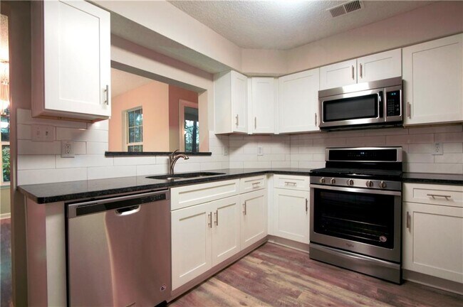Foto del edificio - 6033 Coventry Cir