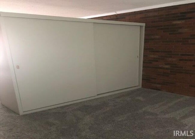 Foto del edificio - 305 N Dunn St