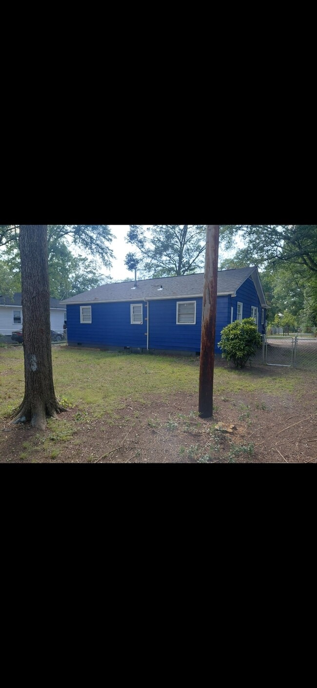 Building Photo - 916 Northside Dr
