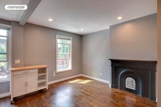 Building Photo - 475 Van Buren St