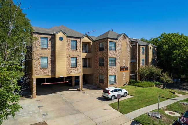 Building Photo - Vanderbilt Condominiums