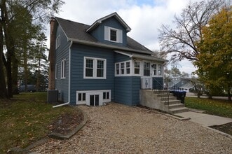 Building Photo - 3916 E Lake Shore Dr