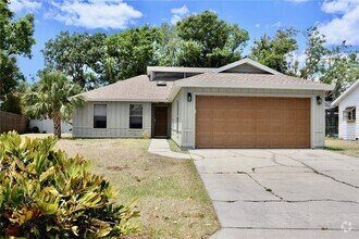 Building Photo - 8232 Country Oaks Ct