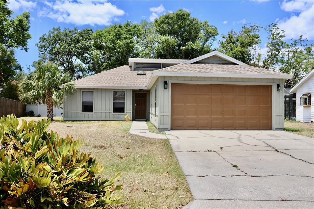 Foto principal - 8232 Country Oaks Ct
