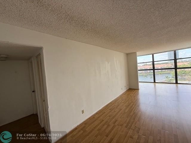 Building Photo - 200 Leslie Dr