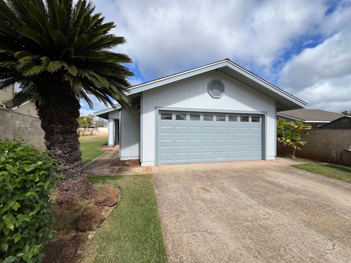 Foto principal - Mililani Town - 2 bedrooms, 1 bathroom hom...