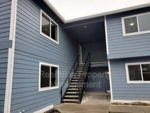 Building Photo - 220 Cheryl Ln
