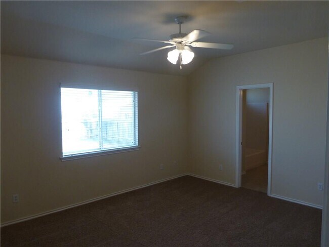 Foto del edificio - 804 Encanto Dr