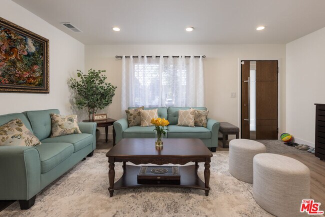 Foto del edificio - 17332 Bullock St
