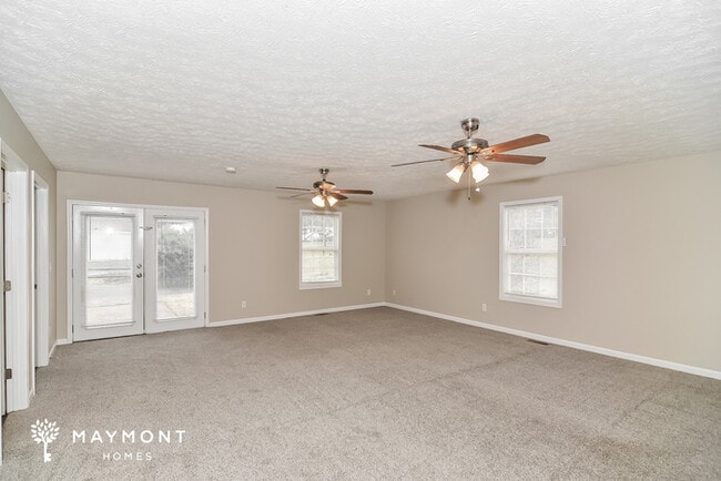 Building Photo - 1136 Lakes Edge Dr