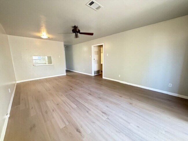 Foto del edificio - 701 E 45th St