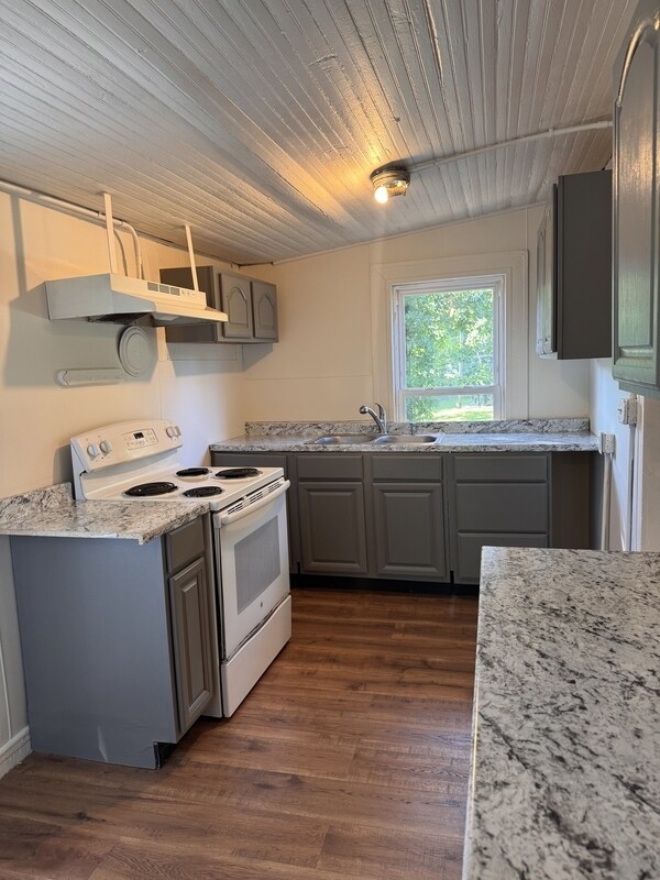 Building Photo - 12294 Mt Rose Dr