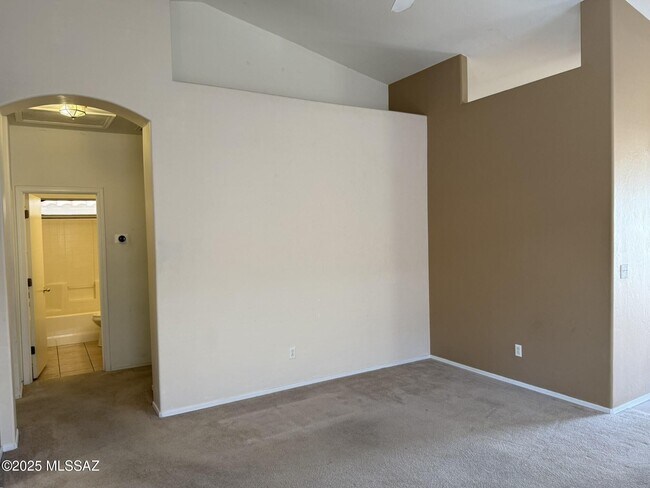 Building Photo - 12213 N Makayla Canyon Dr