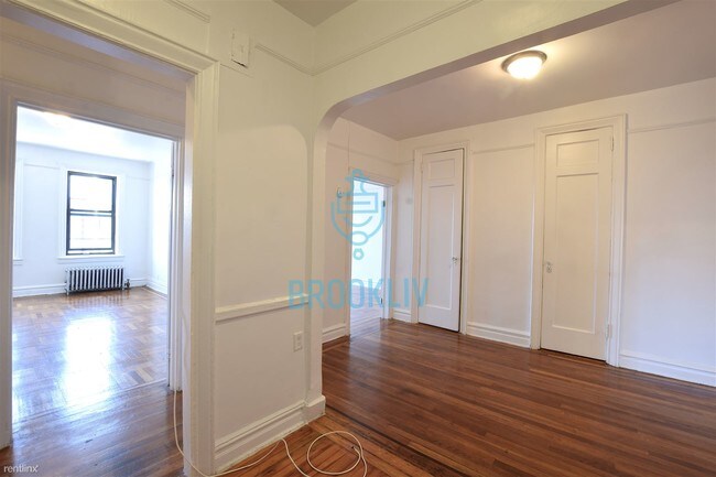 Building Photo - 5 br, 1 bath Apartment - 221 Linden Blvd F4