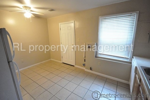 Building Photo - 686 S Hamilton Rd