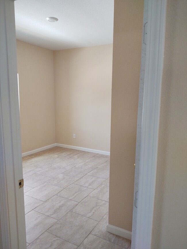 Building Photo - 208 County Rd 5011
