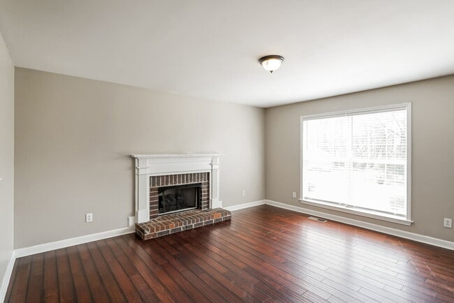 Foto del edificio - 2800 Overton Dr
