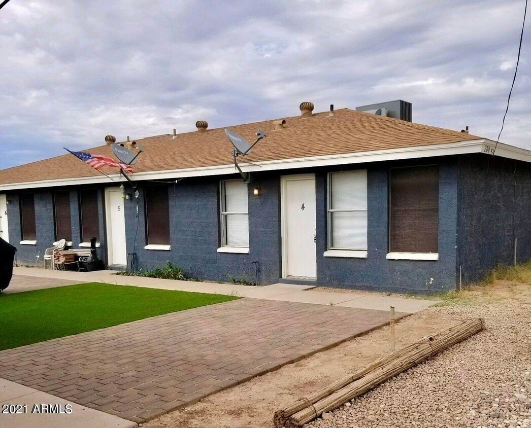 Primary Photo - 270 E Ruggles St
