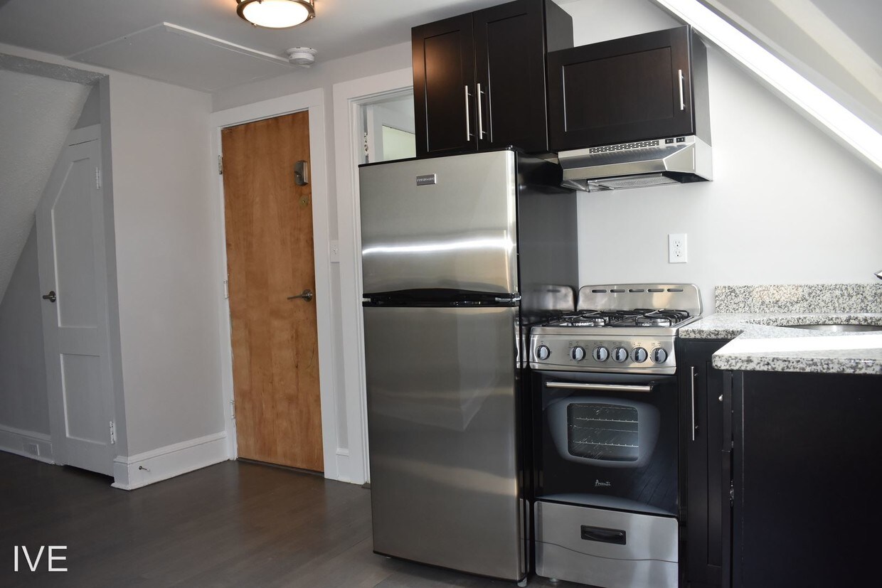Foto principal - 138 Flax Hill Rd