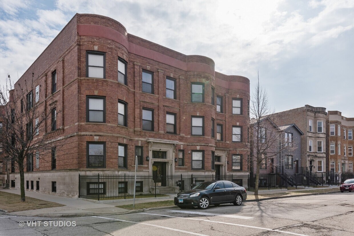 Primary Photo - 4503 S Calumet Ave