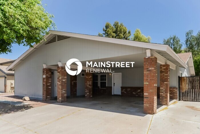 Foto principal - 5 Bedroom Pet-Friendly Home in Mesa, AZ wi...