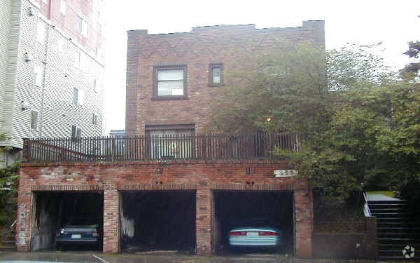 Foto del edificio - 220 Belmont Ave E