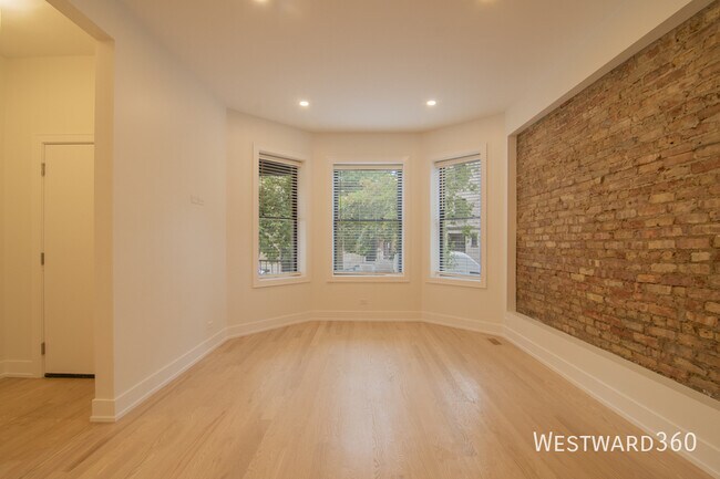 Foto del edificio - 3720 N Racine Ave