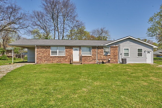 Coming Soon: 3+BR, 2BA duplex - Coming Soon: 3+BR, 2BA duplex Apartment