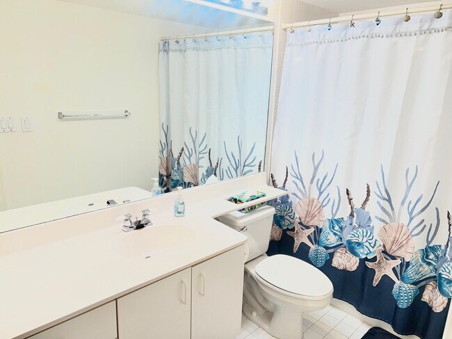 Building Photo - 7831 Granville Dr