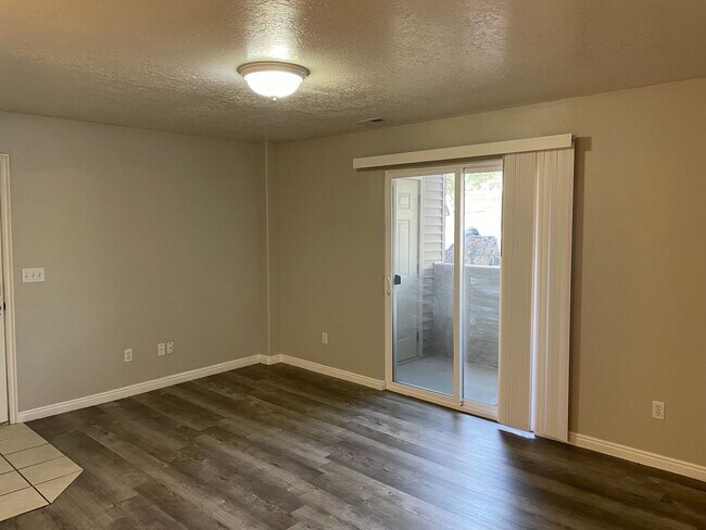 Foto del edificio - Willow Springs Condo