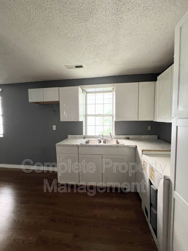 Building Photo - 1117 42nd Pl N