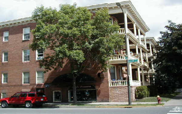 Building Photo - Grand & Avon Apartments