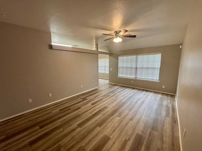 Building Photo - Wonderful 3 Bed 2 Bath Home in Norman