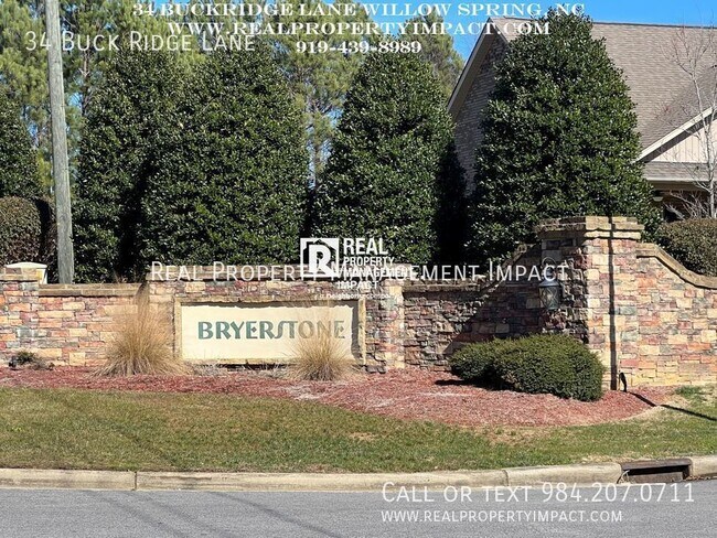 Building Photo - Spacious 4 Bedroom 3.5 Bath All-Brick, Gla...