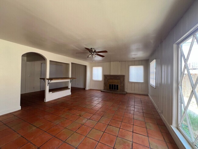 Foto del edificio - 3 Bedroom 1 Bathroom House with Spacious L...