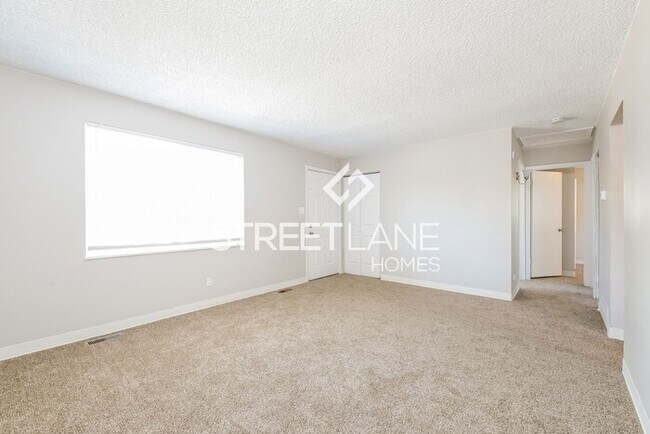 Building Photo - Charming 4 bedroom home in Denver!