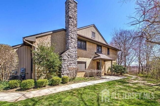 Building Photo - 17 Ashford Dr