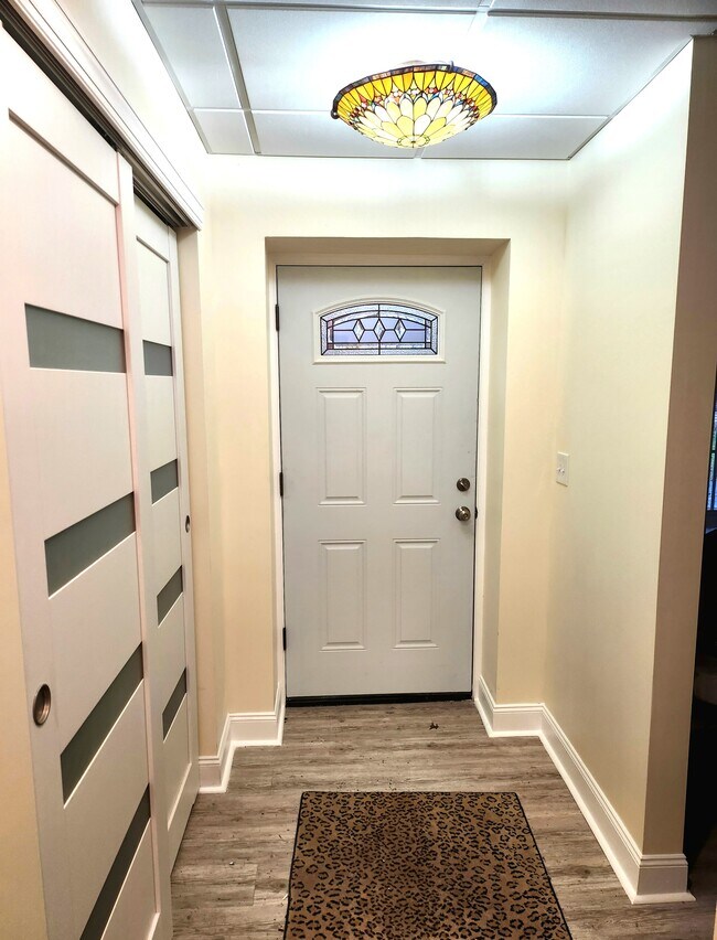 Mud Room Enrty - 2046 Durham Rd