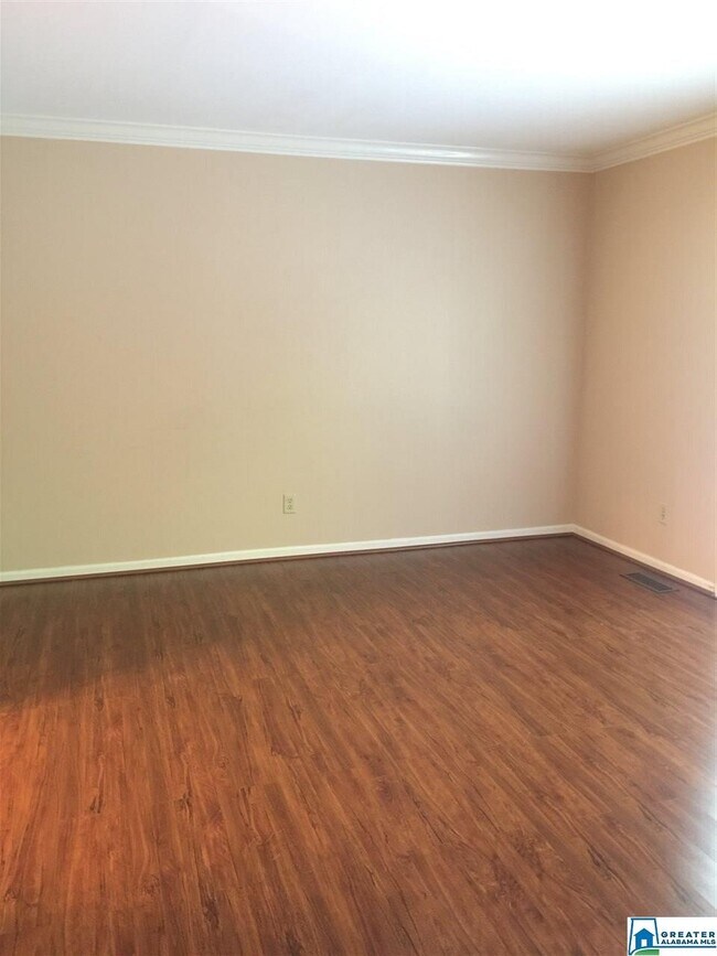 Building Photo - 802 Vestavia Villa Ct
