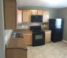 Building Photo - 1808 Buena Vista Dr SE