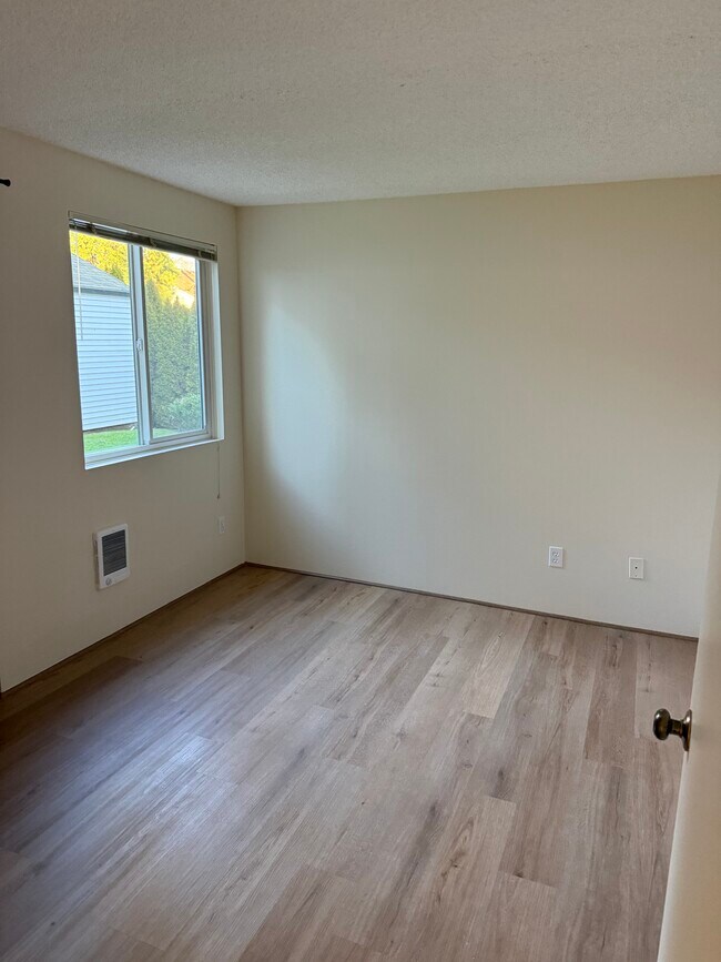 2do dormitorio - 6293 SW Valley Ave