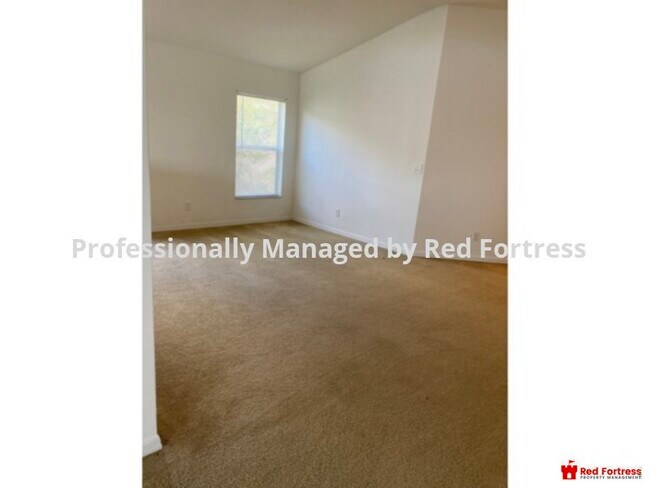 Building Photo - Spacious home with a water view in a gated...