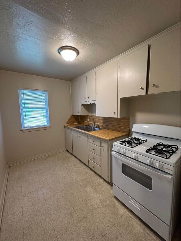 622 S Palm St Unit 4, Ponca City, OK 74601 Apartments in Ponca City