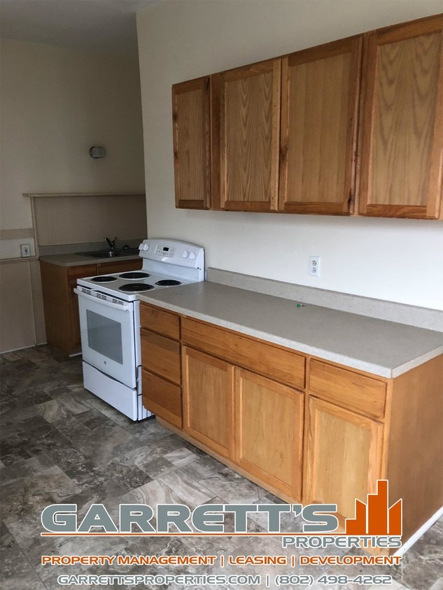 Primary Photo - 64 N Pleasant St